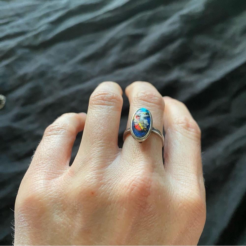 Vintage French Enamel Ring with Bohemian Woman - Picture 4 of 9